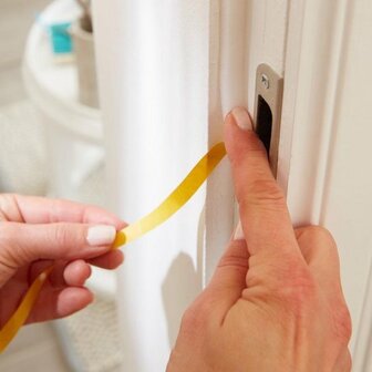 Zelfklevende tochtstrip voor ramen en deuren 6x12mm (10 meter)